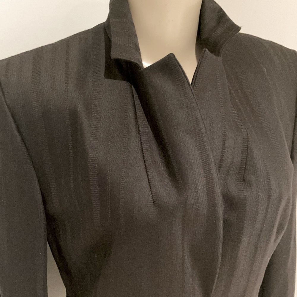 GEANFRANCO FERRE STUDIO BROWN COLOR BLAZER. - Picture 3 of 9